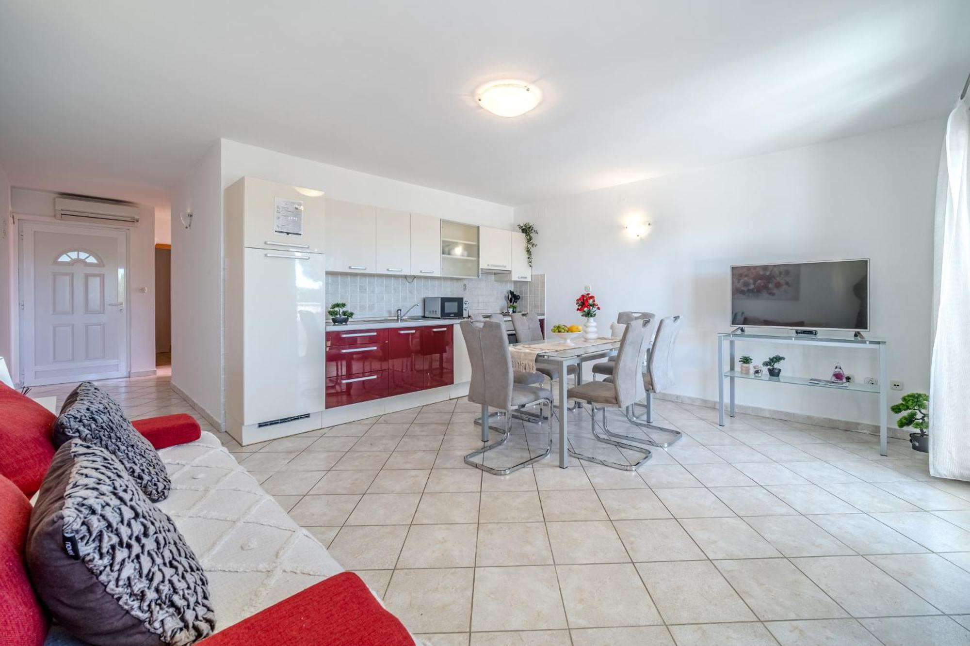 Apartment Milna - With Swimming Pool & Amazing Seaviews, Above Bijaka Beach Exterior foto