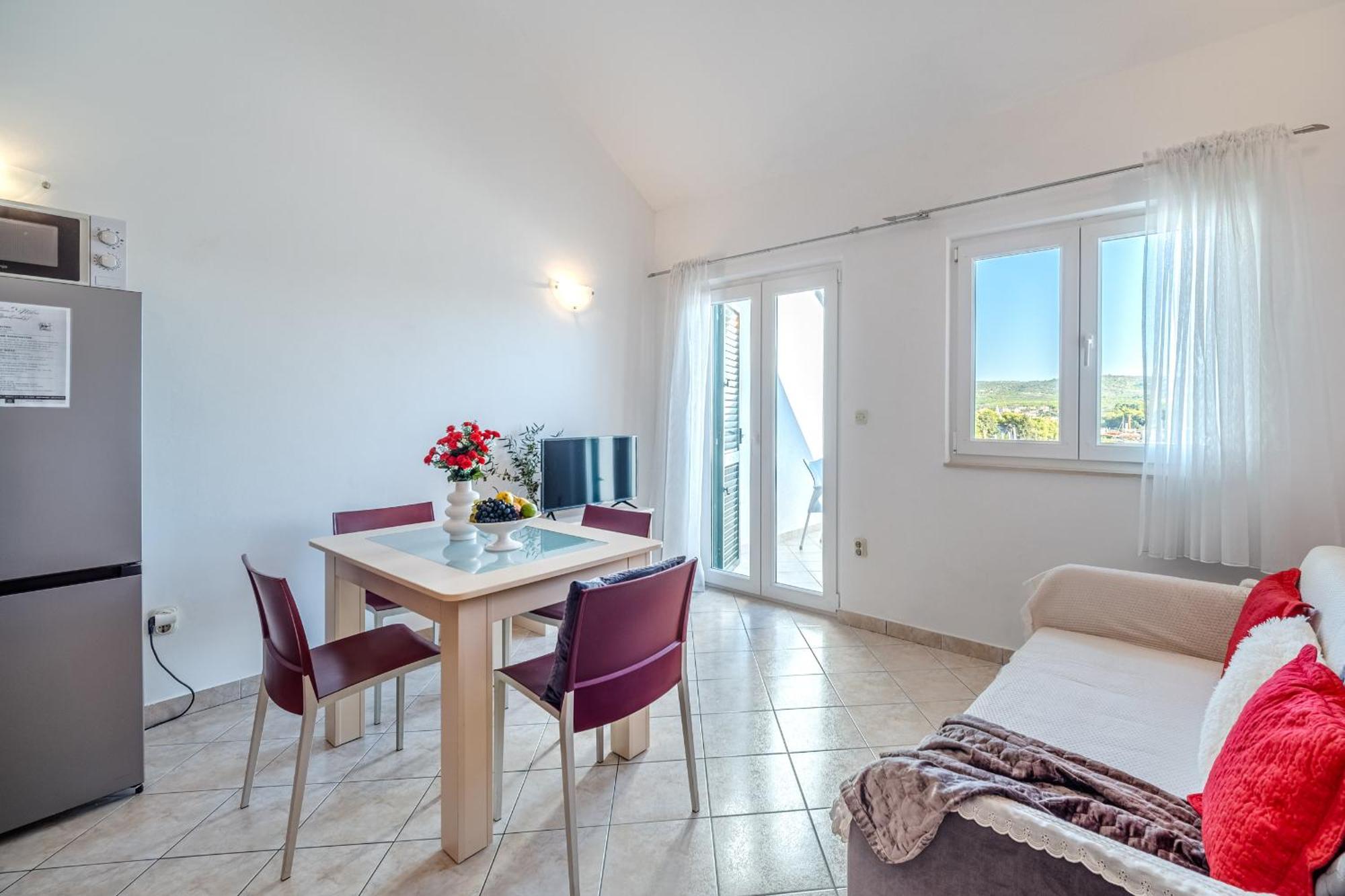 Apartment Milna - With Swimming Pool & Amazing Seaviews, Above Bijaka Beach Exterior foto