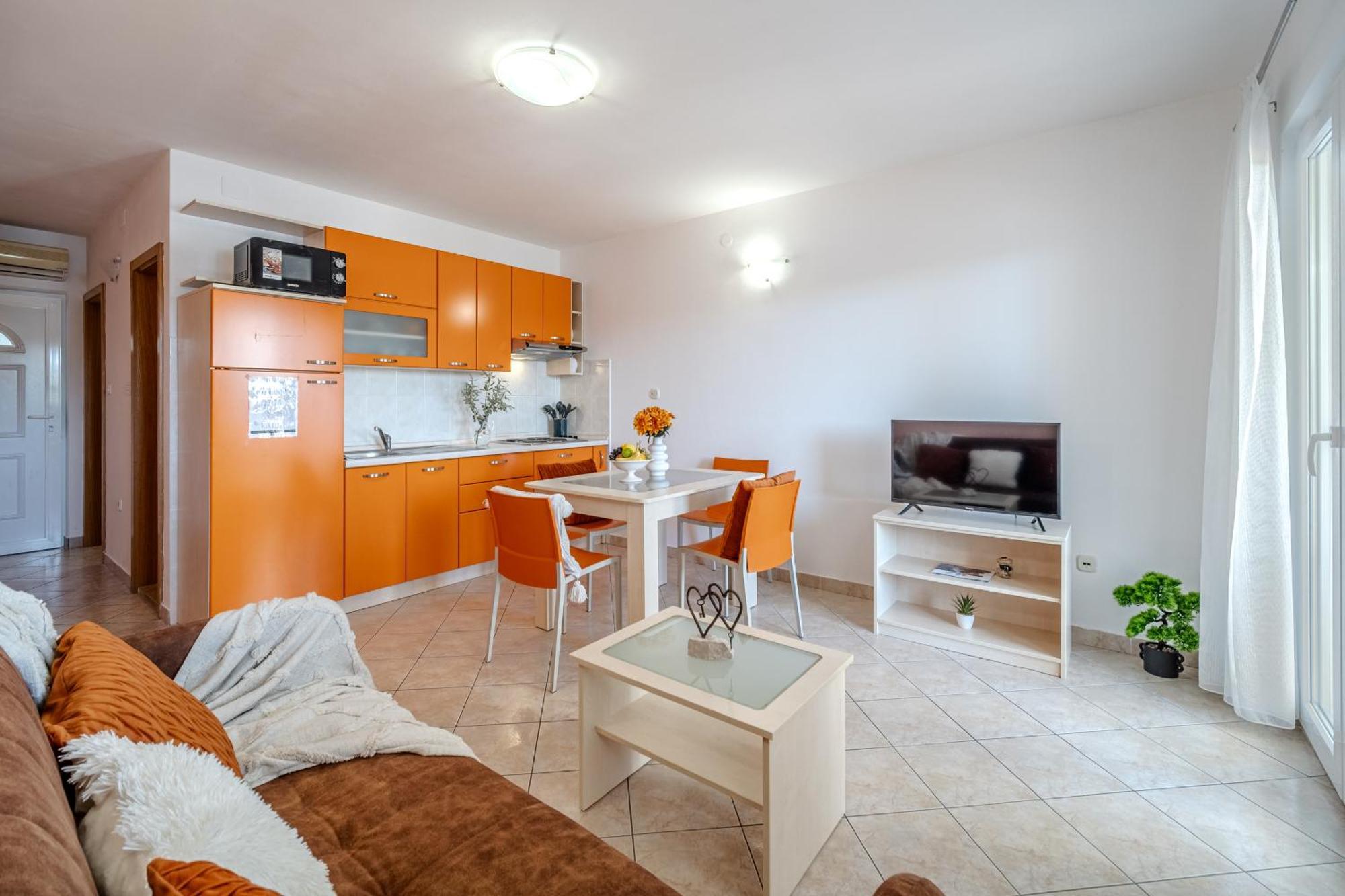 Apartment Milna - With Swimming Pool & Amazing Seaviews, Above Bijaka Beach Exterior foto