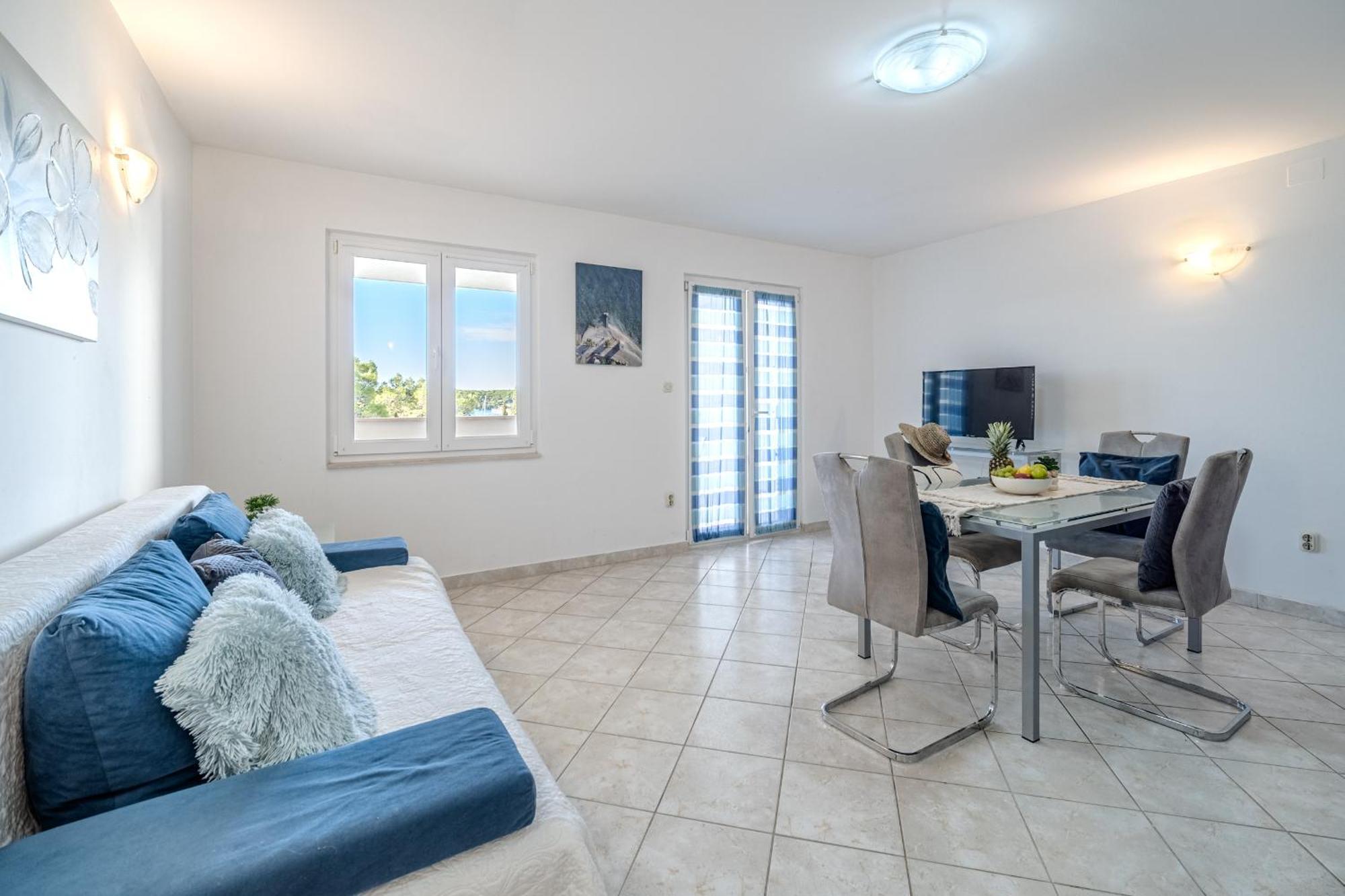 Apartment Milna - With Swimming Pool & Amazing Seaviews, Above Bijaka Beach Exterior foto