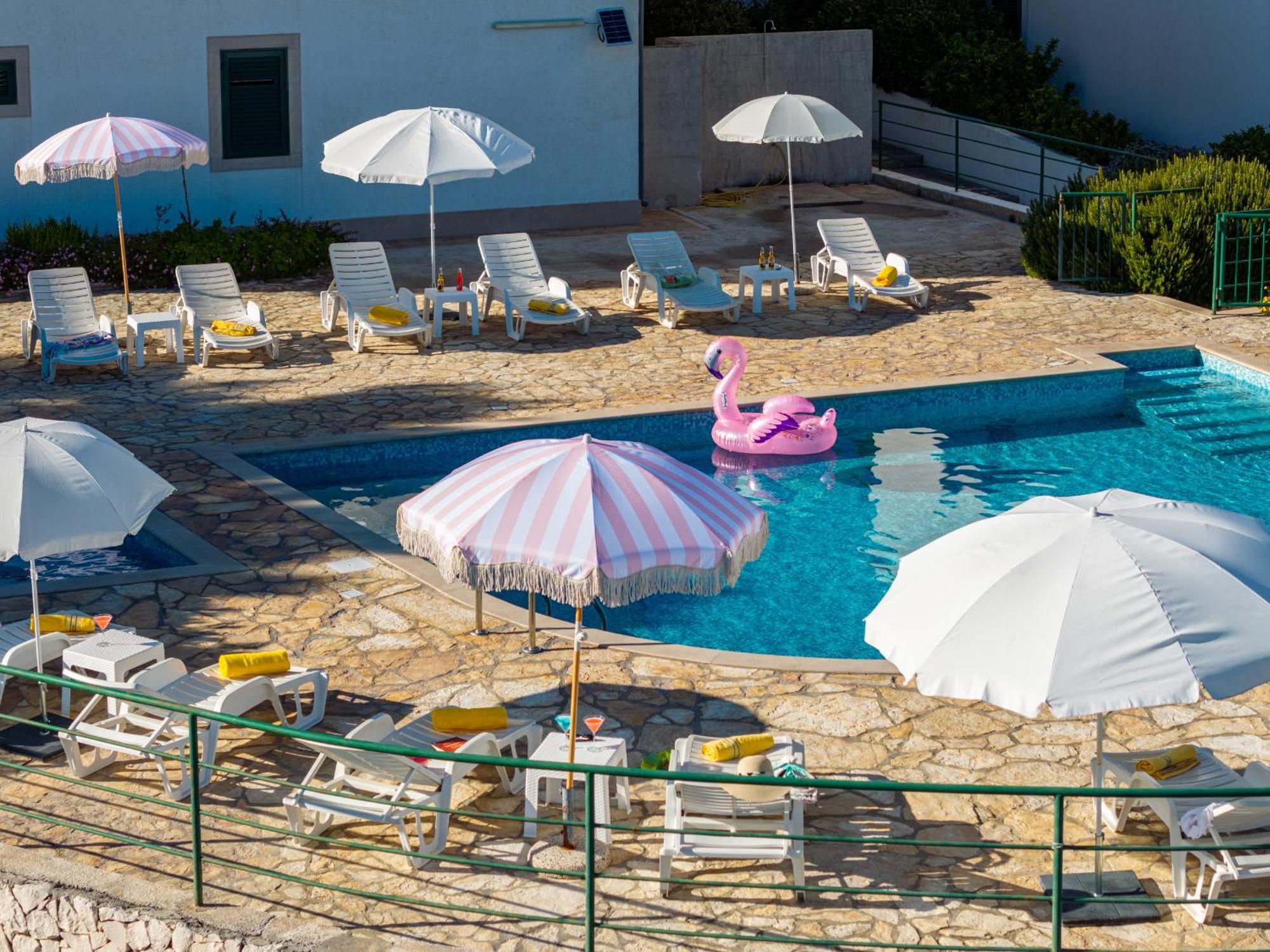 Apartment Milna - With Swimming Pool & Amazing Seaviews, Above Bijaka Beach Exterior foto