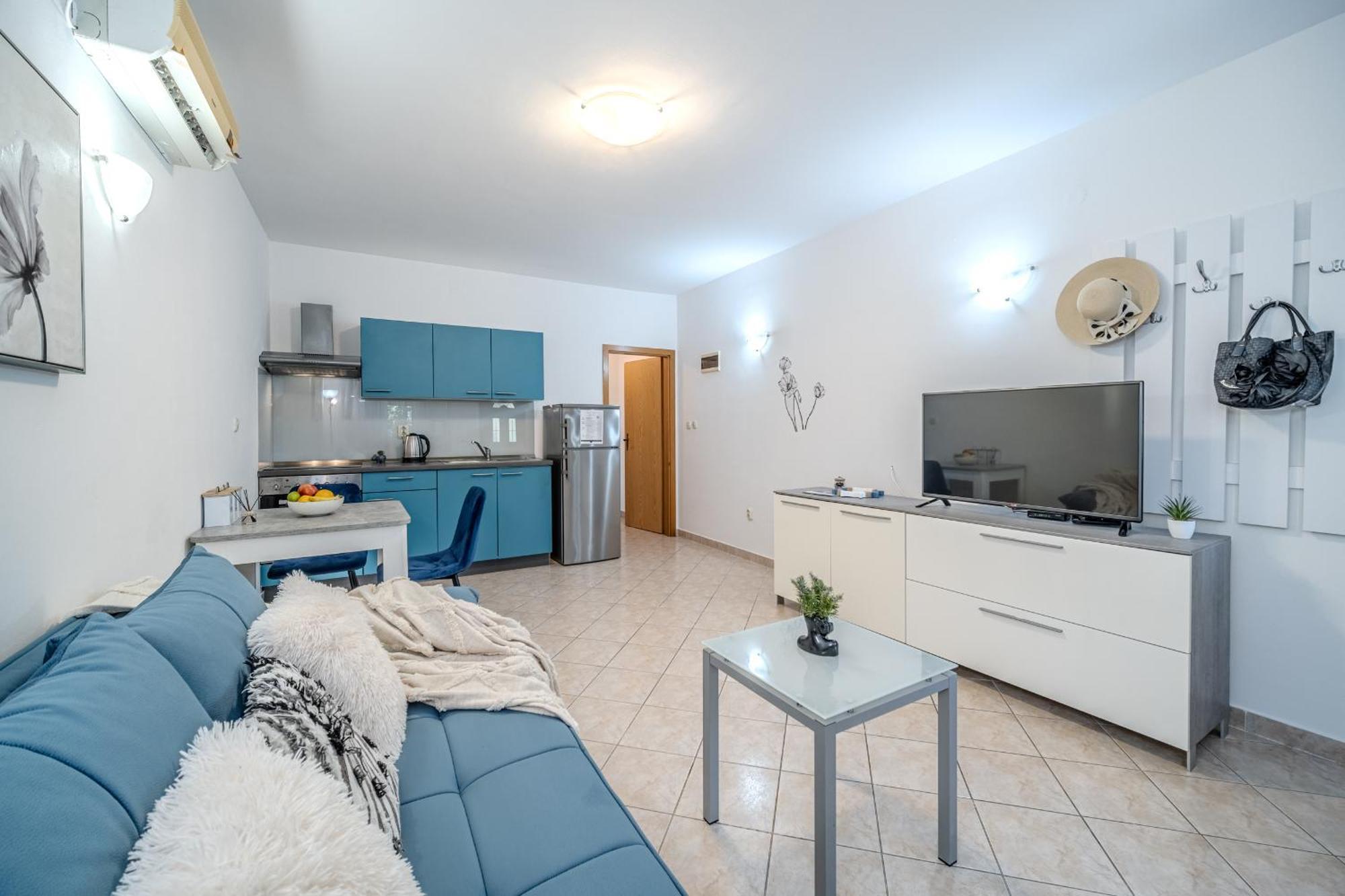 Apartment Milna - With Swimming Pool & Amazing Seaviews, Above Bijaka Beach Exterior foto